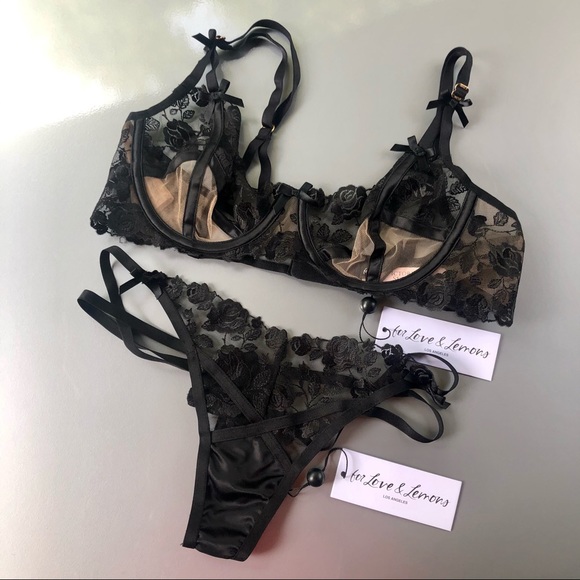 For Love And Lemons Other - SOLD - For Love & Lemons 2 PIECE Rose Petal Set 🖤
